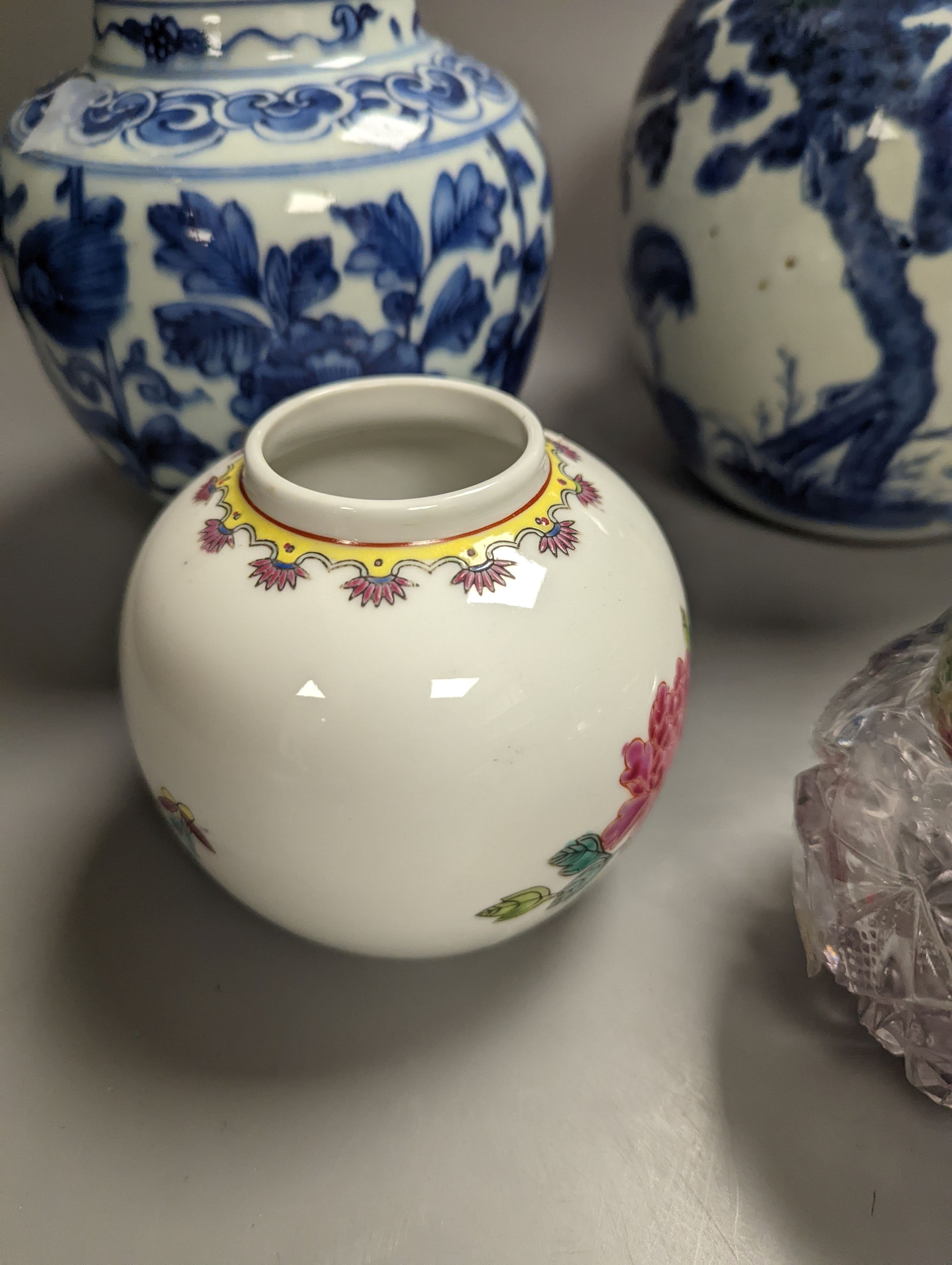 Four Chinese porcelain jars and a delft ware jar, 18cm and a pressed glass powder jar (a.f.)